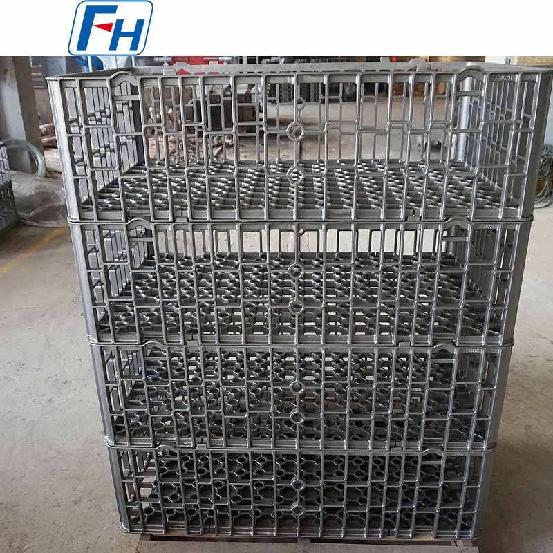 Cestelli di carica del forno a nastro a rete continua, la struttura a rete facilita la rapida immersione dei pezzi nel mezzo