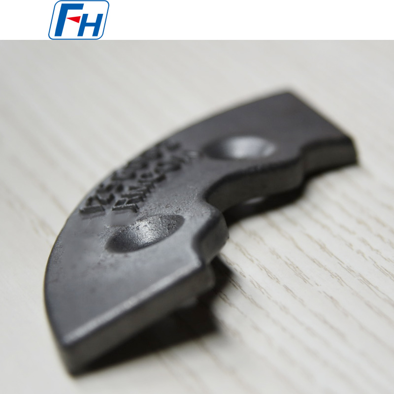 Lame per betoniera personalizzate adatte per grandi miscelatori minerari, resistenti all'usura e alle alte temperature